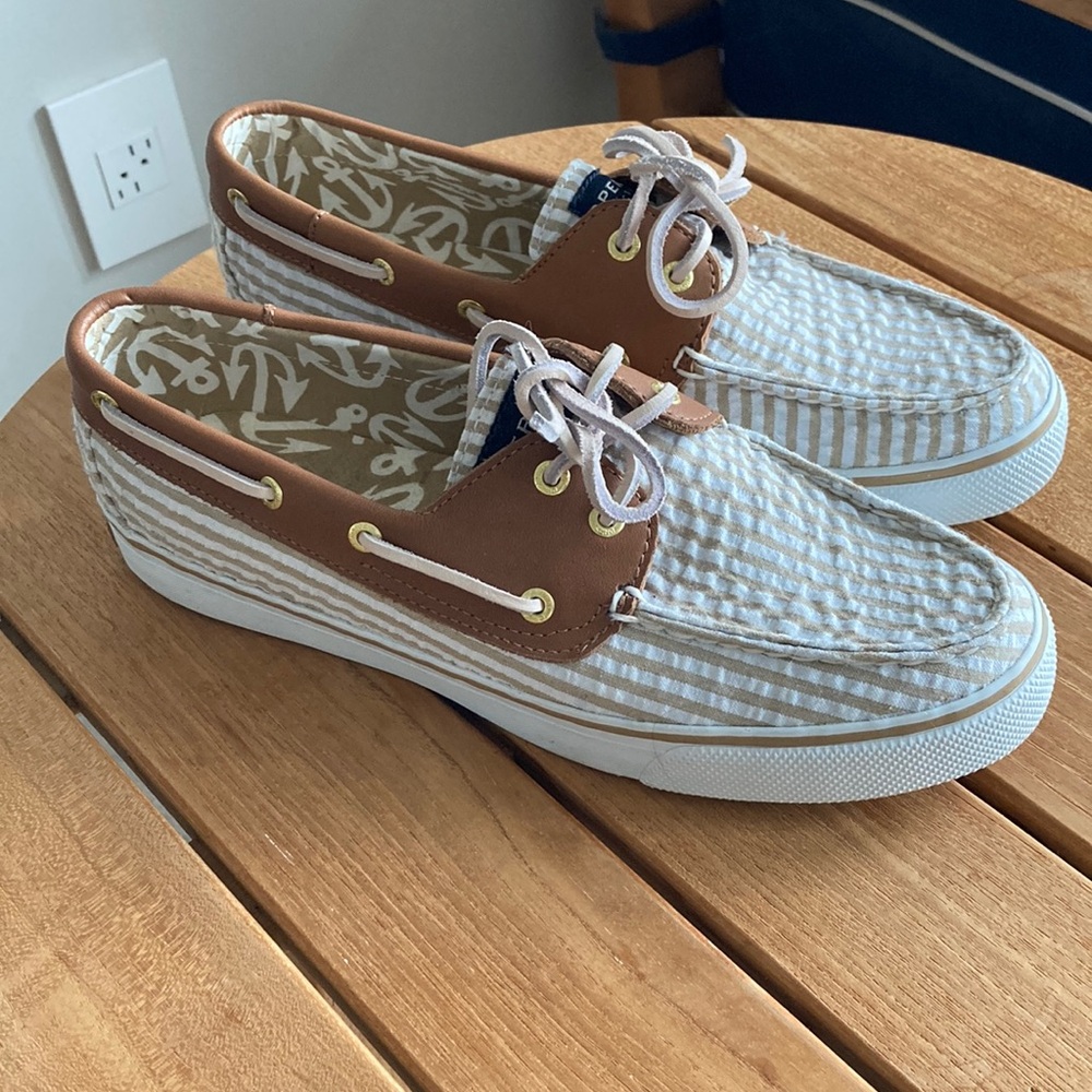 Sperry Bahama Tan and White Seersucker Boat Shoes. Women’s size 9.